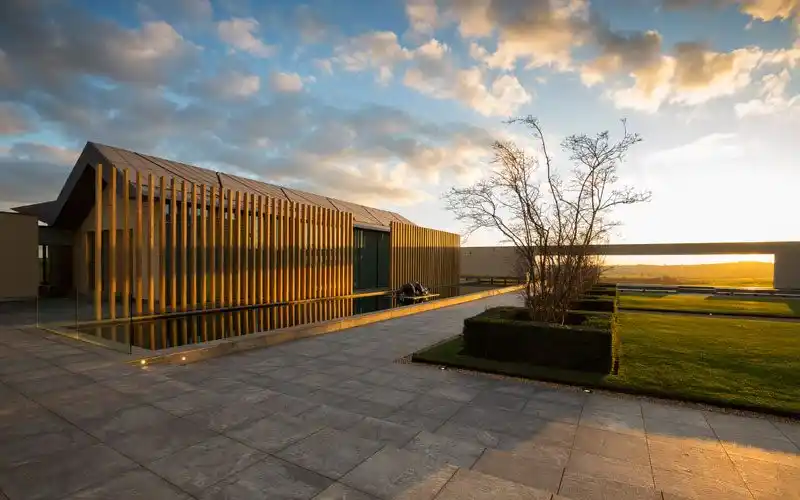 Contemporary Art & Architecture Tour