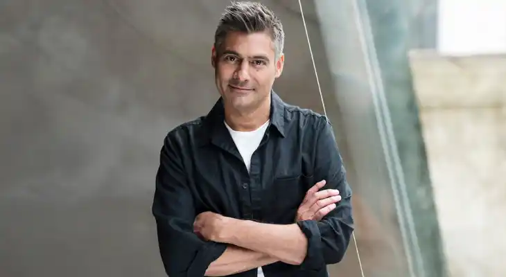 Danny Bhoy: Dear World