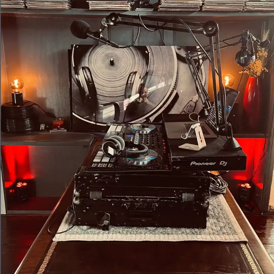 Introduction to Podcasting Workshop (AGES 12-16)