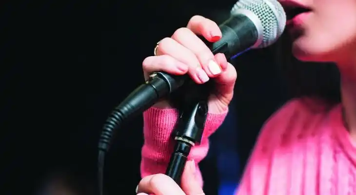 Singing Lead Vocals And Microphone Technique