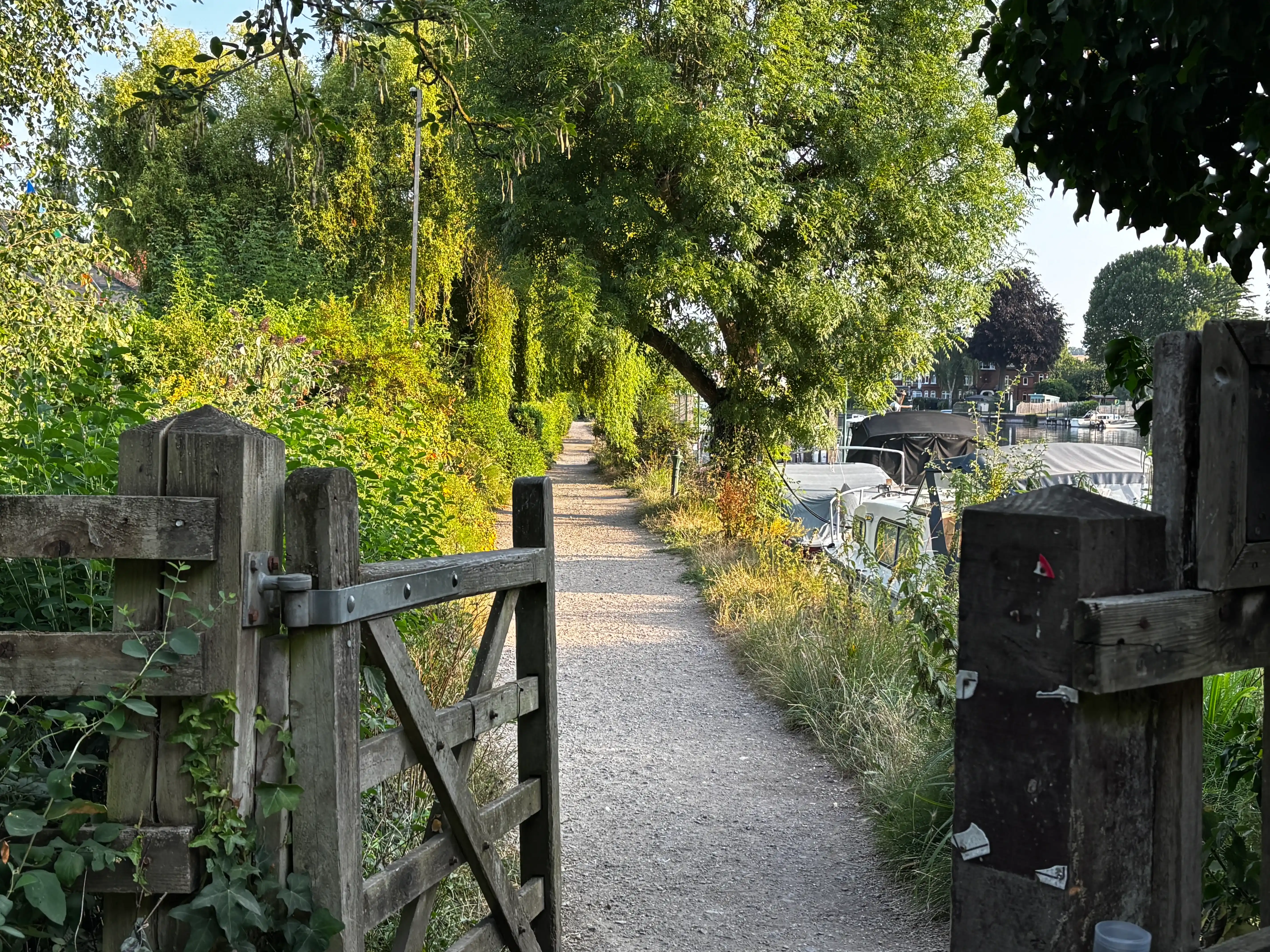 Bourne end footpath